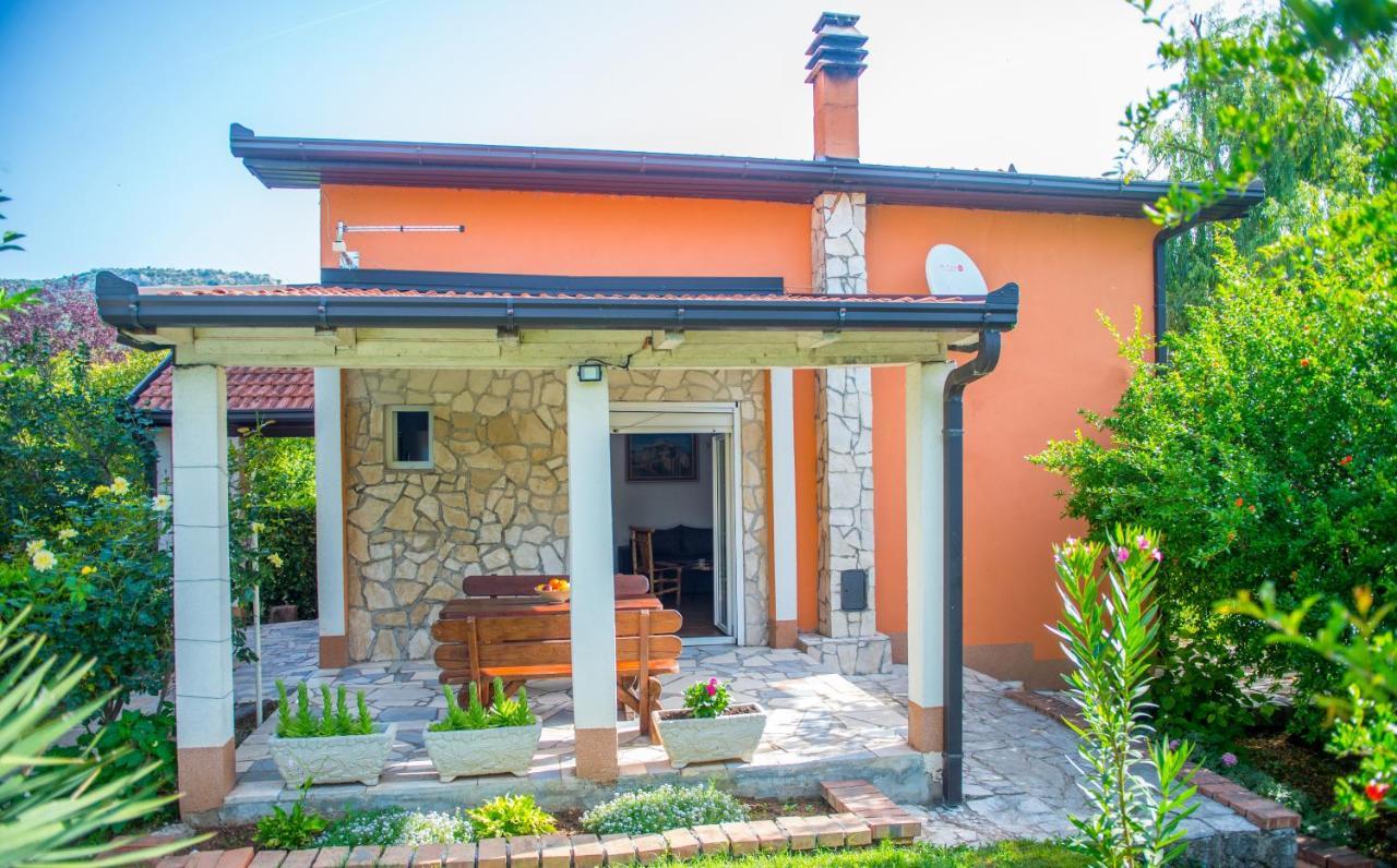 Holiday Home Narona Mostar Eksteriør billede